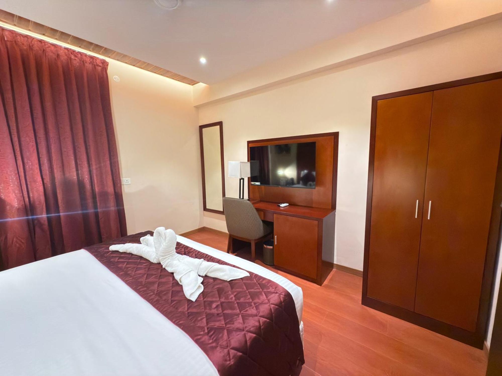 Park Avenue Hotel & Apartments Trichy Tiruchirappalli Экстерьер фото