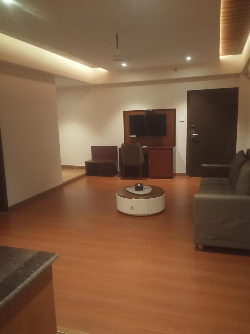 Park Avenue Hotel & Apartments Trichy Tiruchirappalli Экстерьер фото