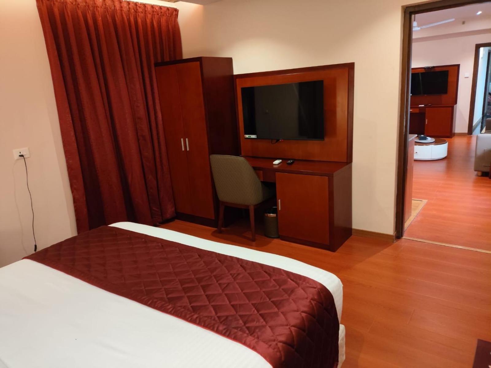 Park Avenue Hotel & Apartments Trichy Tiruchirappalli Экстерьер фото