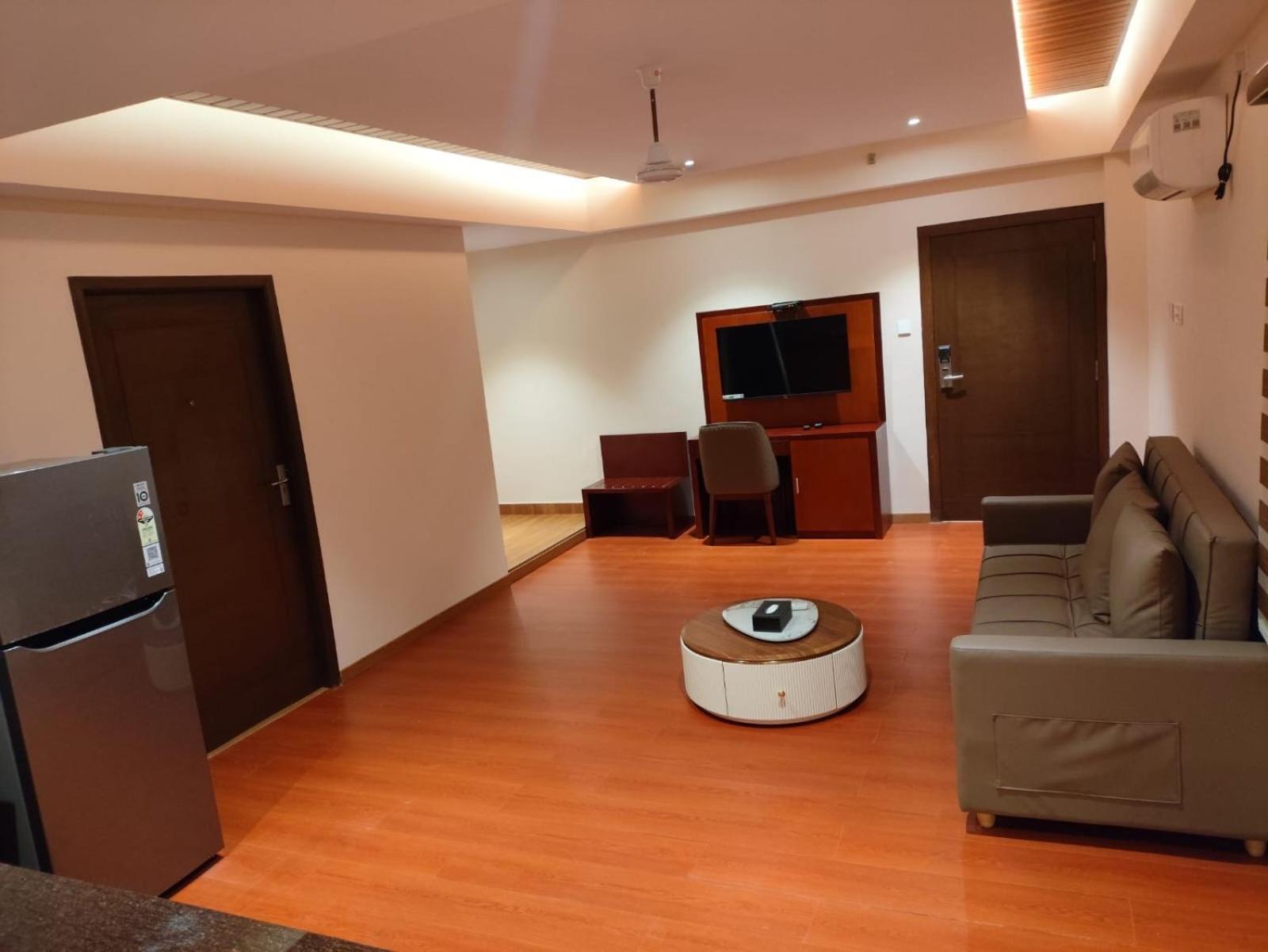 Park Avenue Hotel & Apartments Trichy Tiruchirappalli Экстерьер фото